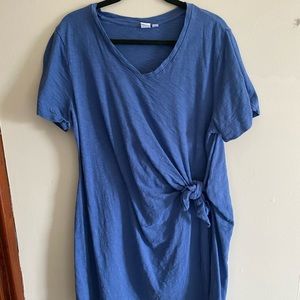 2 maternity dresses and a maternity tank top